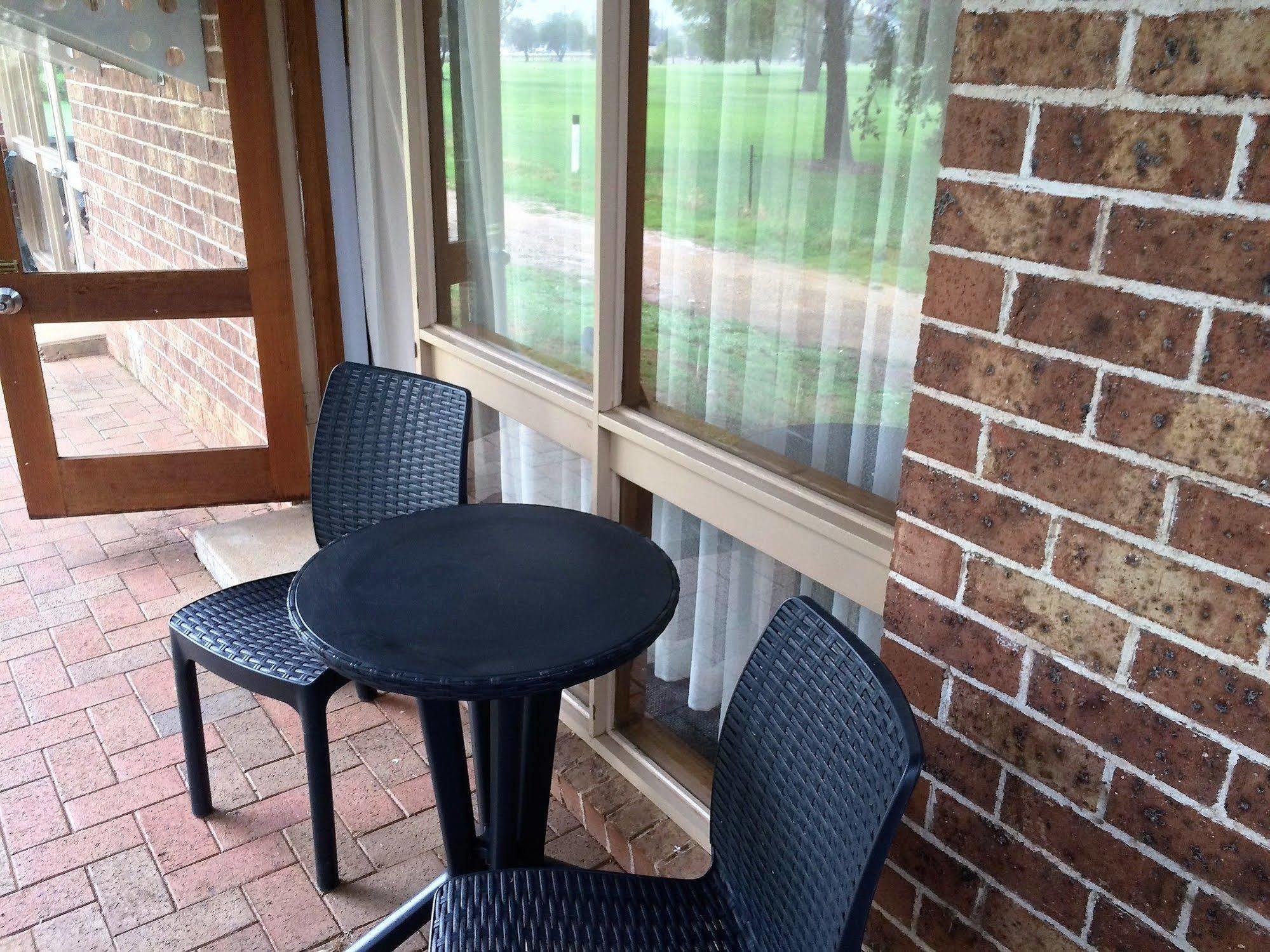 Town & Country Motor Inn Forbes Exterior foto