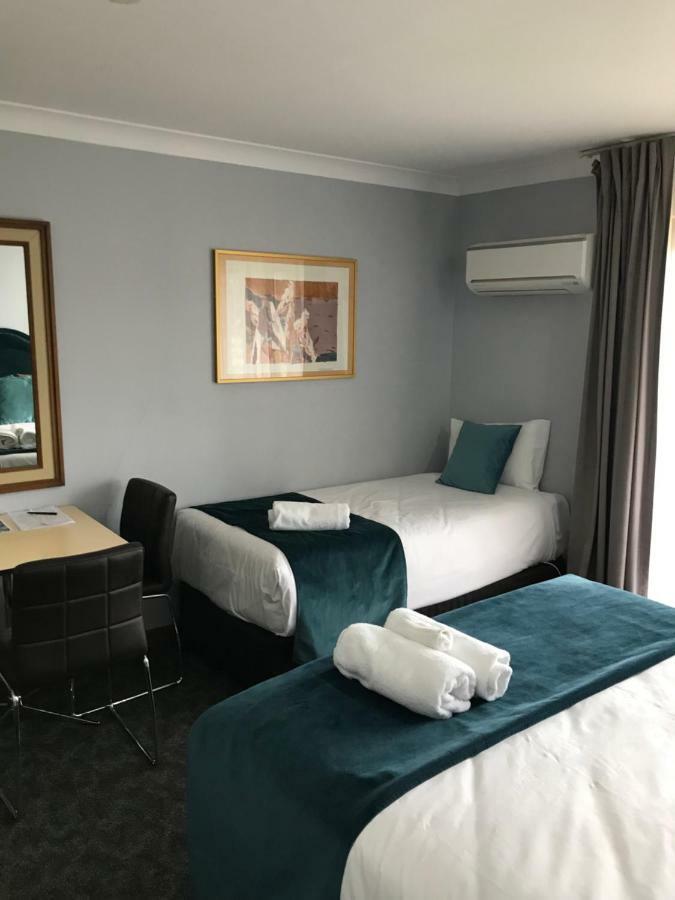 Town & Country Motor Inn Forbes Exterior foto